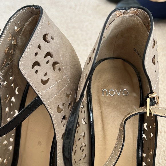 Heels - Picture 2 of 8